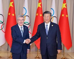 CHINA-ZHEJIANG-HANGZHOU-XI JINPING-IOC PRESIDENT-MEETING (CN)