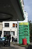 Illustration Gas Station - Paris