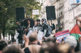 Demonstration " against police violence and systemic racism " - Paris