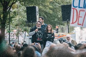 Demonstration " against police violence and systemic racism " - Paris