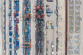 CHINA-SHAANXI-XI'AN-BRI-FREIGHT TRAIN-INT'L PORT (CN)