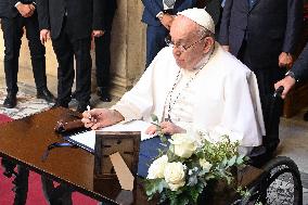 Pope Francis Pays Tribute To Former Italian President Giorgio Napolitano - Rome