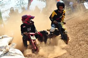 INDONESIA-KENDAL-WOODEN CART RACE