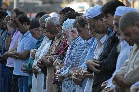 Special Prayers 'Khoja Digar' Offered In Kashmir