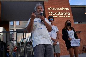 Gathering In Support Of Two People On Hunger Strike (on Nine) In Toulouse