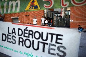 Gathering In Support Of Two People On Hunger Strike (on Nine) In Toulouse