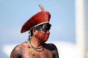 Indigenous People Watch The Broadcast Of The 'Temporal Milestone' Trial In Front Of The Supreme Court In Brasilia