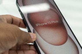 Apple IPhone 15 Begins Sale In India