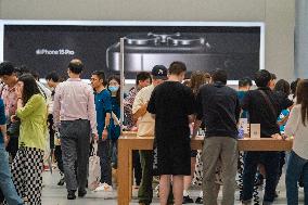 iPhone15 On Sale in Chongqing