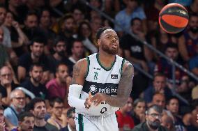 FC Barcelona v Club Joventut Badalona - Liga Endesa