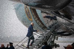 Joe Biden  boards Air Force One -  Maryland