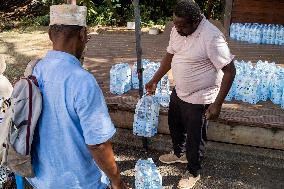 600000 liters of bottled water distribued In Mayotte