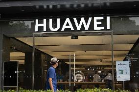 Huawei Flagship Store in Shanghai