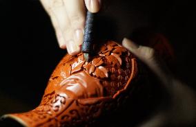(MASTER OF CRAFTS)CHINA-BEIJING-CARVED LACQUER-INHERITOR (CN)