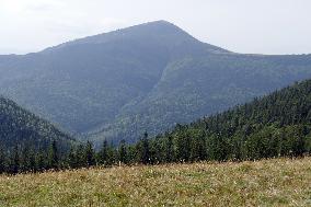 Ukrainian Carpathians from Polonyna Yavirnyk