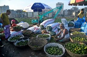 Daily Life In Dhaka