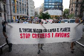 Protest During The World Tourism Day In Barcelona.