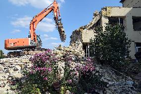 Rebuilding Izium