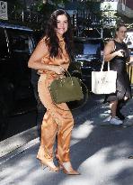 Tiffani Thiessen Outside The View - NYC