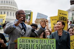 Press conference on Green New Deal for public schools