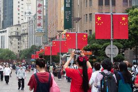 Tourists Tour in Shanghai