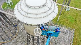 Construction Workers Overhaul Inspection Converter Station Equipment in Huai 'an