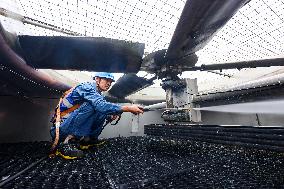 Construction Workers Overhaul Inspection Converter Station Equipment in Huai 'an