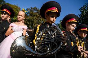 Presentation Of Jubilee Pagons To 82 Student-cadets In Front Of The Monument To Volodymyr The Great In Kyiv, Ukraine