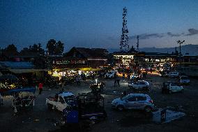 Daily Life In Kashmir