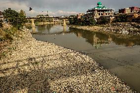 Daily Life In Kashmir