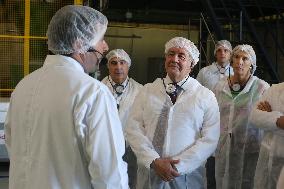 Visit Of The Minister Of Economy And The Sea To Nestle Factory In Porto