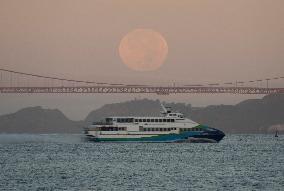 U.S.-SAN FRANCISCO-FULL MOON