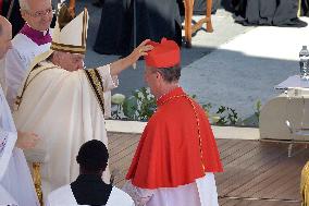 Pope Francis creates 21 new cardinals, three of them Spaniards