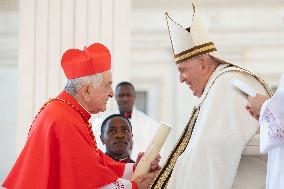 Pope Francis Celebrates A Solemn Concistory Mass - Vatican