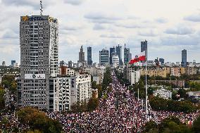 Opposition Massive Rally Ahead Of Election In Poland