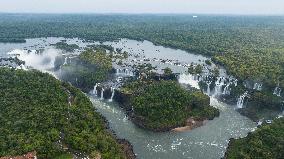 BRAZIL-PARANA-IGUAZU NATIONAL PARK-SCENERY