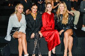 PFW - Le Defile L'Oreal Paris - Walk Your Worth Front Row