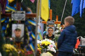 Lviv honors memory of fallen Heroes of Ukraine on Mars Field