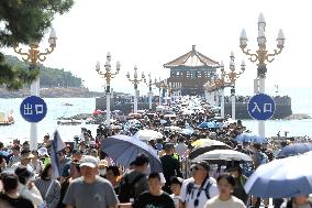 Tourist Travel in Qingdao During National Holiday