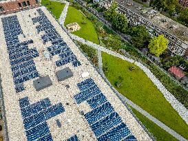 Solar Panels On The Roofs Of New Homes Under Construction - Utrecht