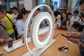 Customers At Huawei Store in Shanghai