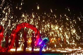 Fire Dragon Steel Flower Performance in Zaozhuang
