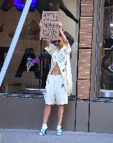 Karolina Geits Out - NYC