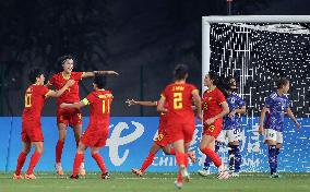 (SP)CHINA-HANGZHOU-ASIAN GAMES-WOMEN'S FOOTBALL-CHN VS JPN(CN)