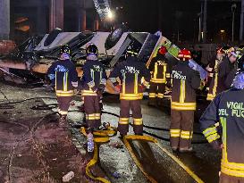 At Least 21 Dead As Bus Plunges From Bridge - Venice
