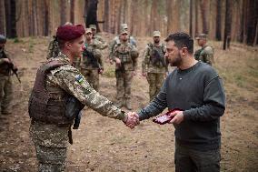 Zelensky Visits Troops In Kupyansk-Lyman Area