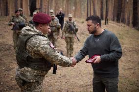 Zelensky Visits Troops In Kupyansk-Lyman Area