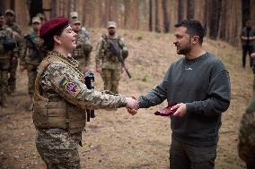 Zelensky Visits Troops In Kupyansk-Lyman Area