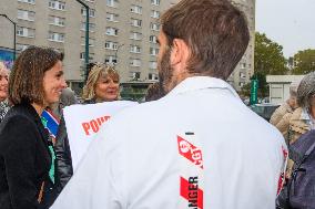 Demonstration In Front Of The Hospital Beaujon - Paris