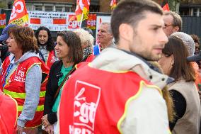 Demonstration In Front Of The Hospital Beaujon - Paris